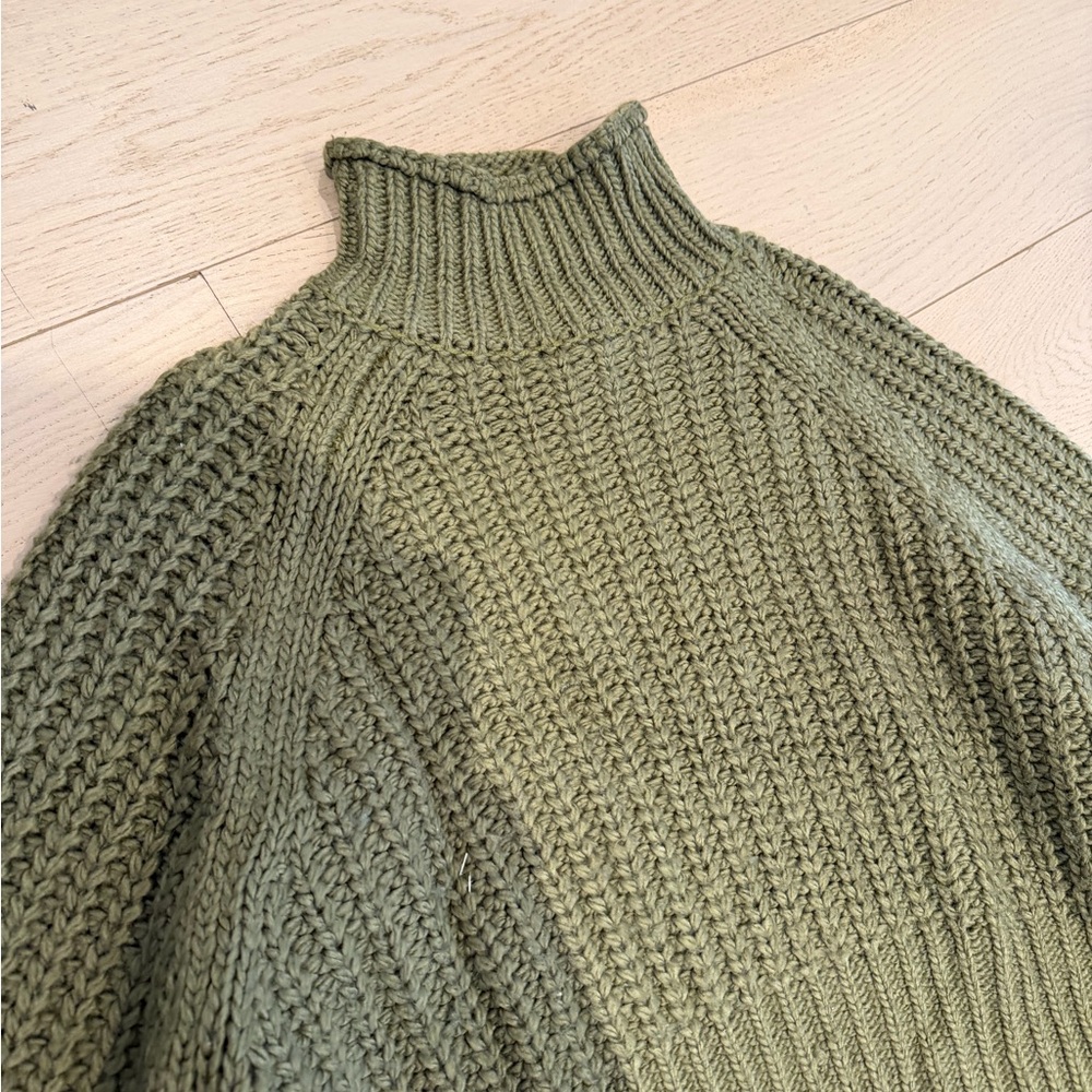 ZARA | Olive Green Ribbed Turtleneck Sweater
